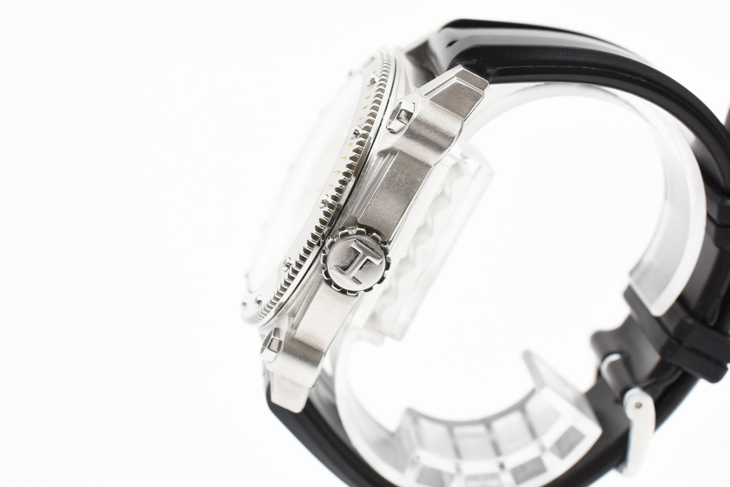 Hamilton Khaki Below Zero H785550
