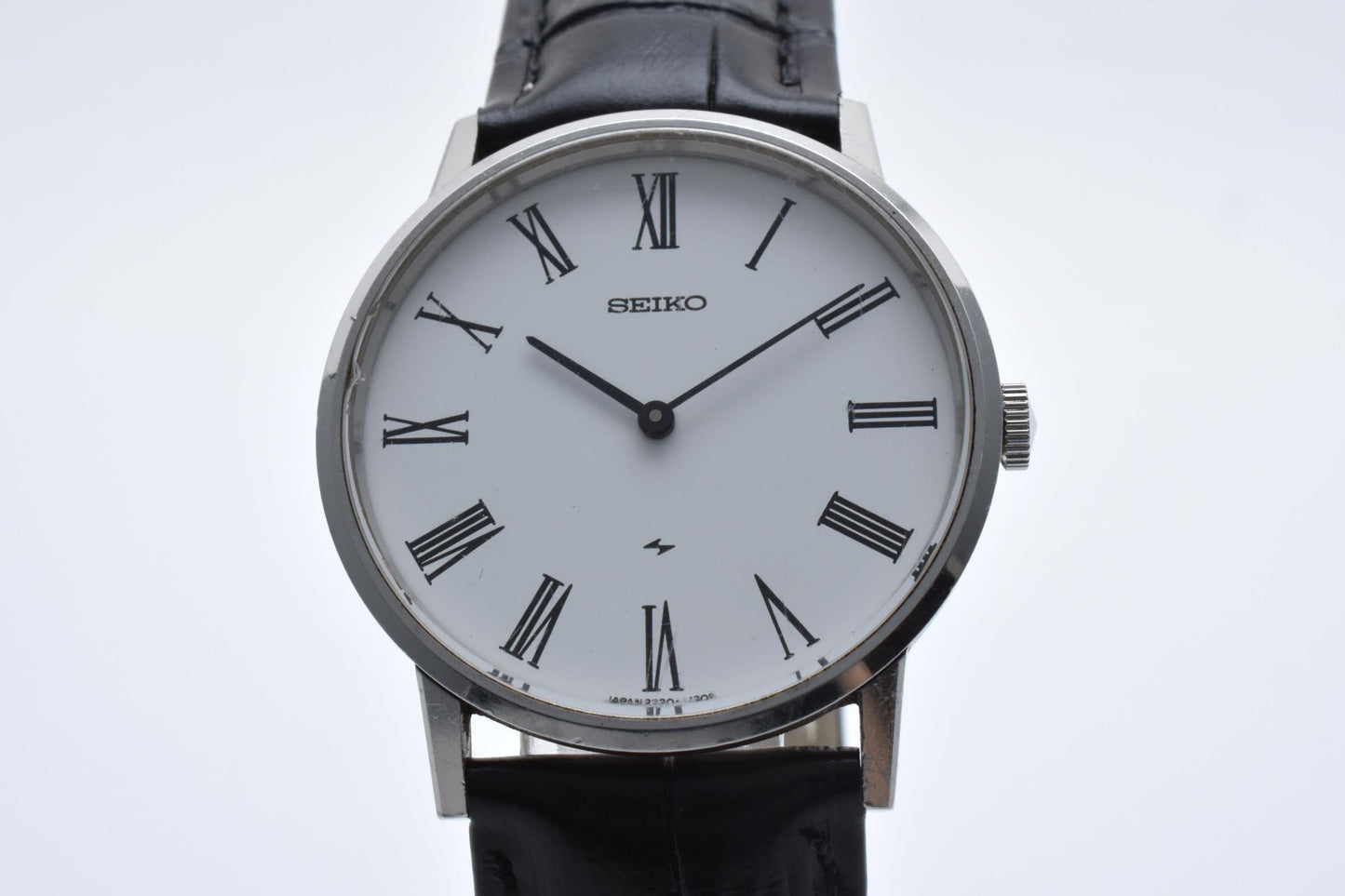 SEIKO Chariot 2220-0430 White Dial Manual
