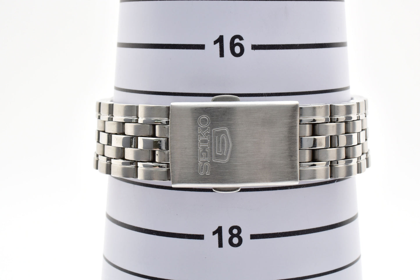 SEIKO 5 7S26-01V0 Silver Dial Automatic